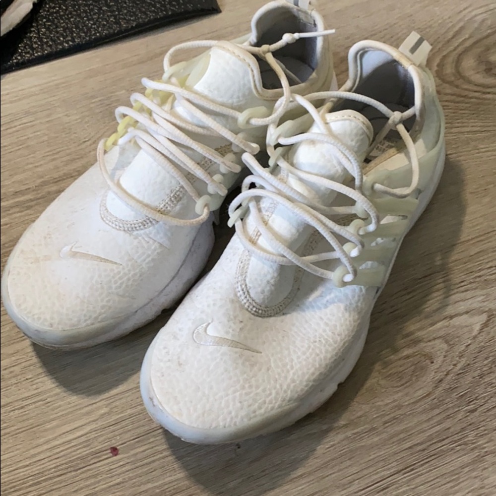 Nike presto need to be cleaned size 8